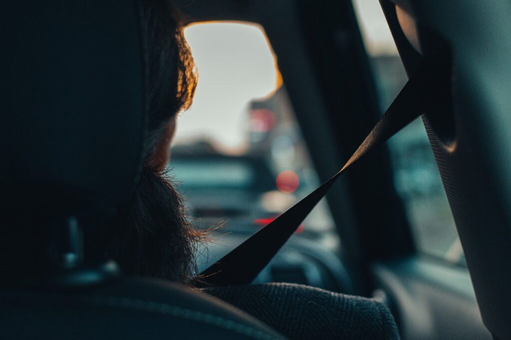 seatbelt prevents car accidents